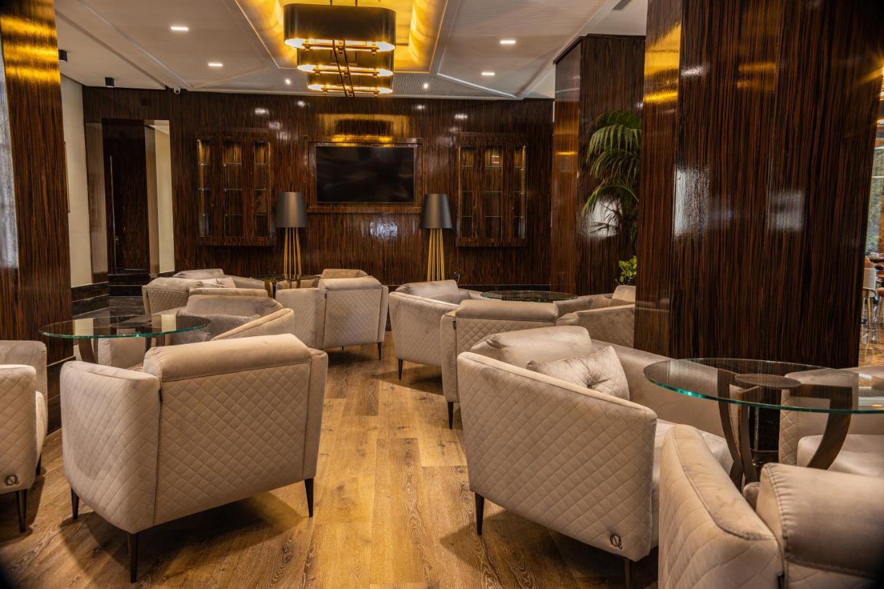 Hotel Golden Palace Shkodër エクステリア 写真