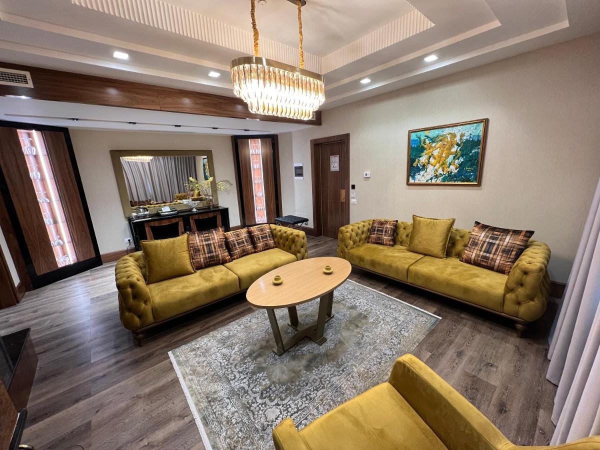 Hotel Golden Palace Shkodër エクステリア 写真