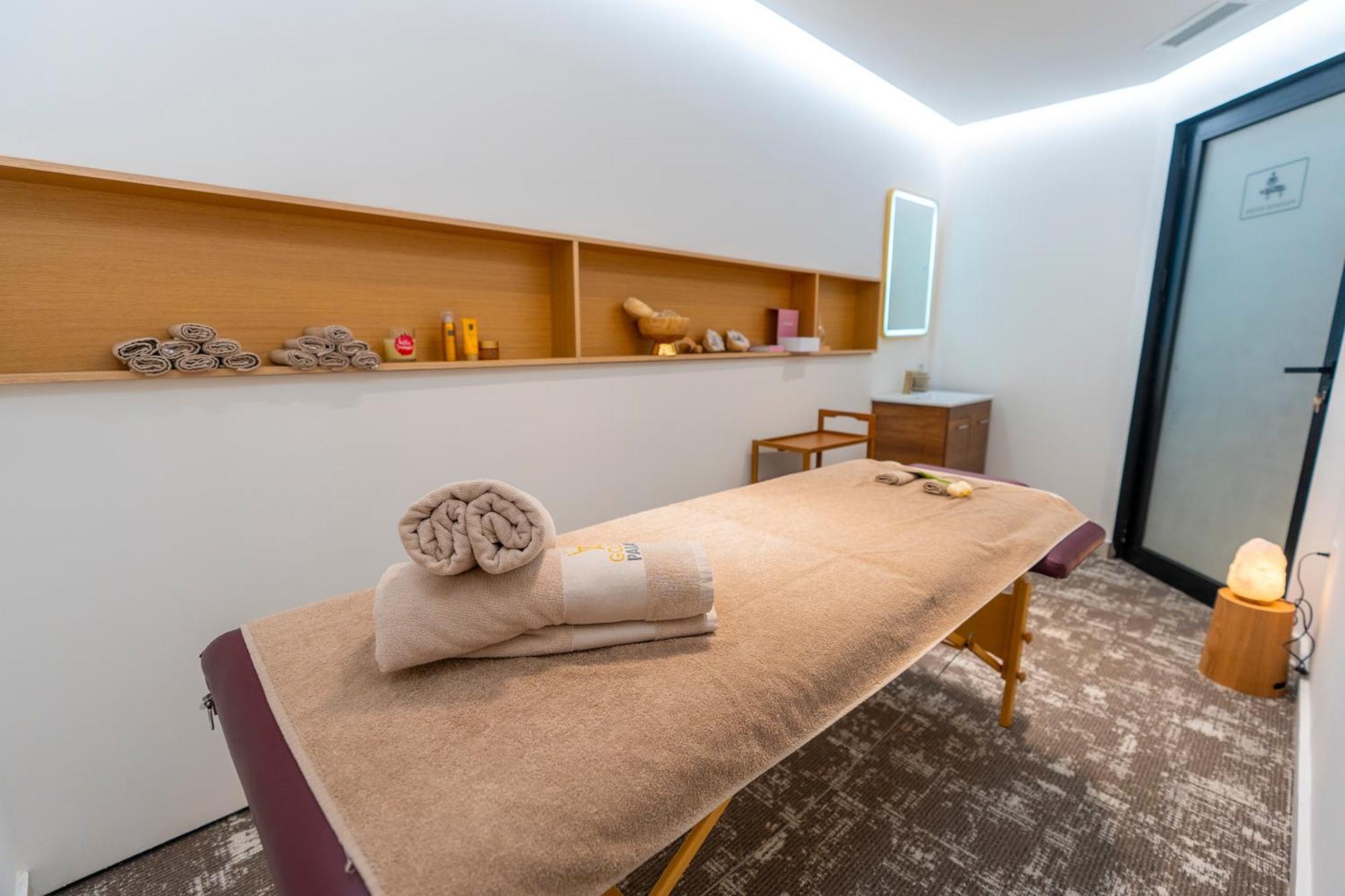 Hotel Golden Palace Shkodër エクステリア 写真