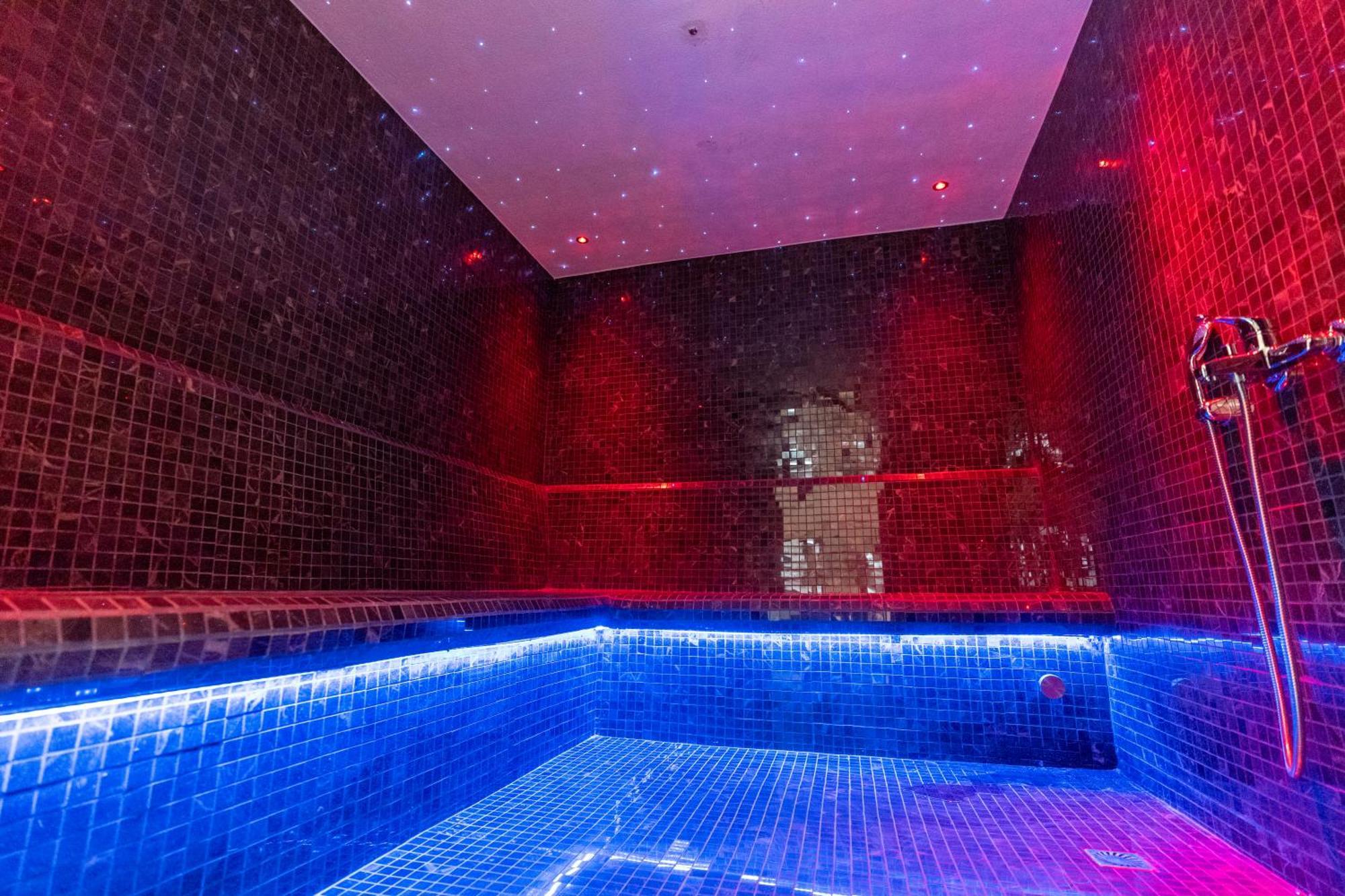 Hotel Golden Palace Shkodër エクステリア 写真